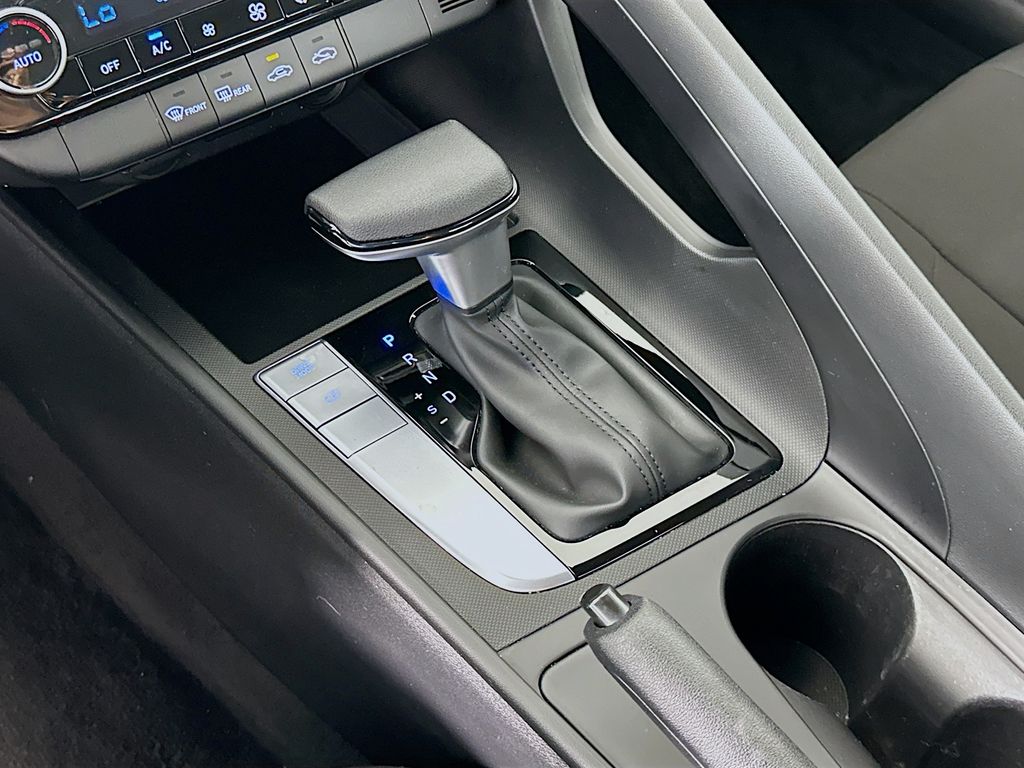 Thumbnail: 2023 Hyundai Elantra - 16