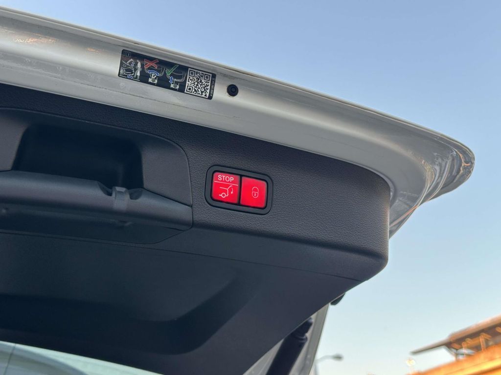 Thumbnail: 2023 Mercedes-Benz GLS - 31