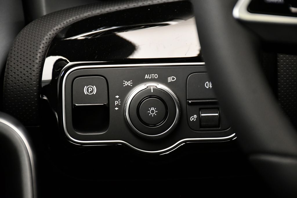 Thumbnail: 2026 Mercedes-Benz CLA - 21