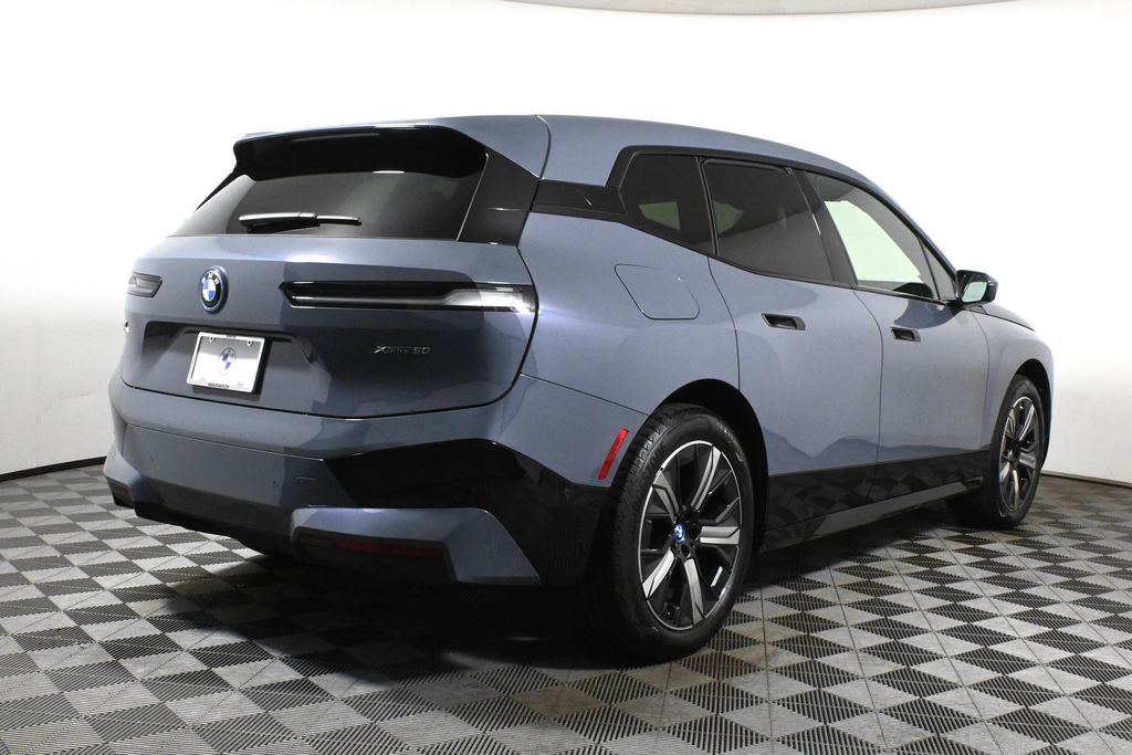 Thumbnail: 2025 BMW iX - 7