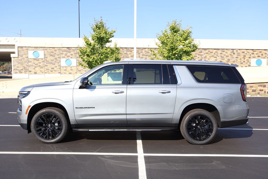 Thumbnail: 2025 Chevrolet Suburban - 4