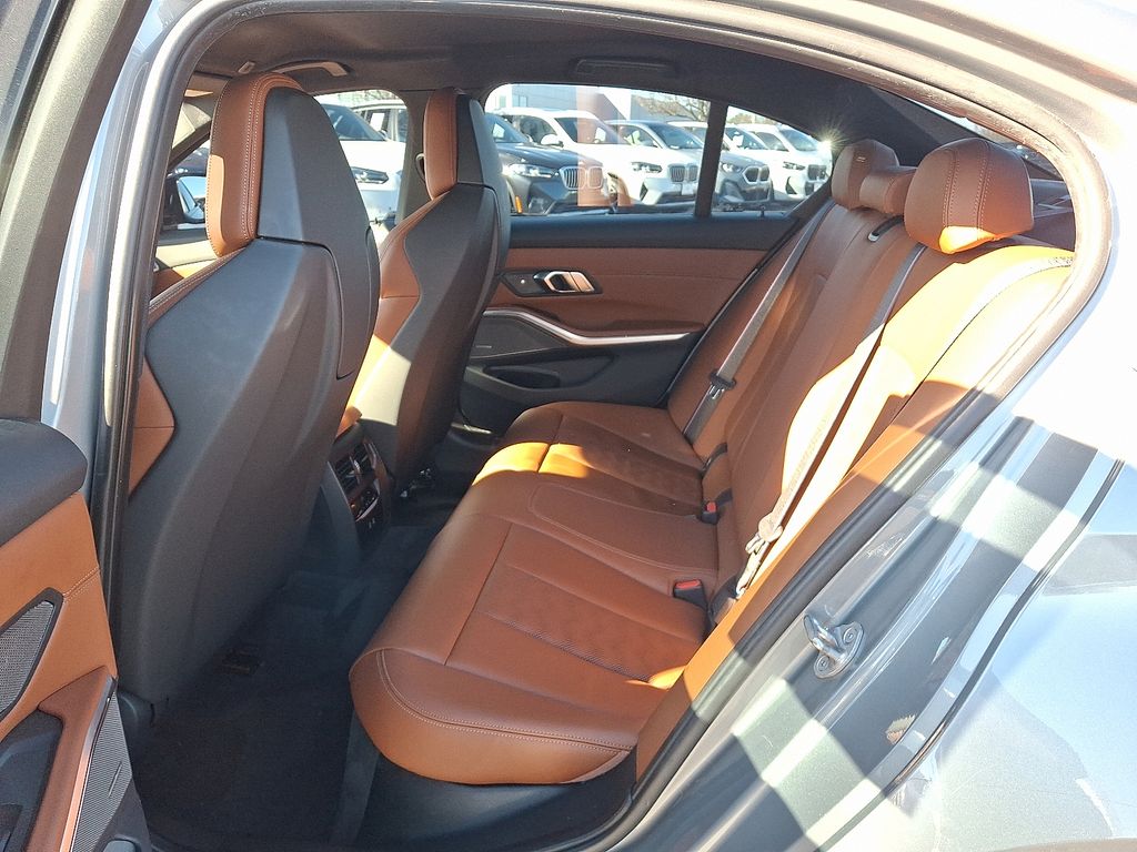 Thumbnail: 2023 BMW M3 - 10