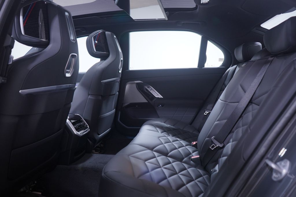 2025 BMW 7 Series 740i 9