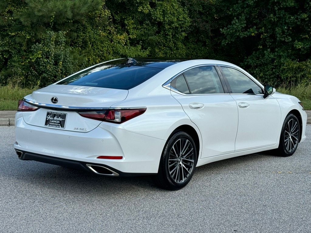 2022 Lexus ES 350 13