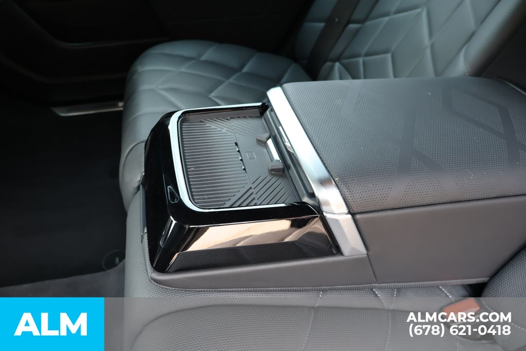 Used 2023 Black BMW xDrive60 image 20
