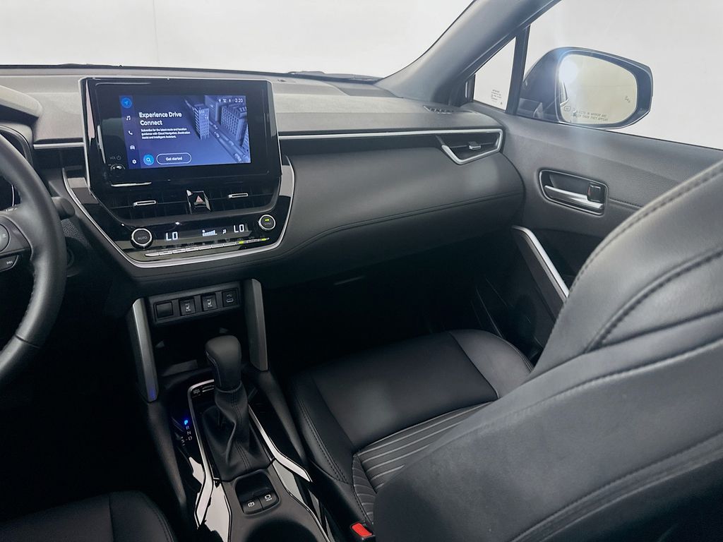 Thumbnail: 2025 Toyota Corolla Cross - 24