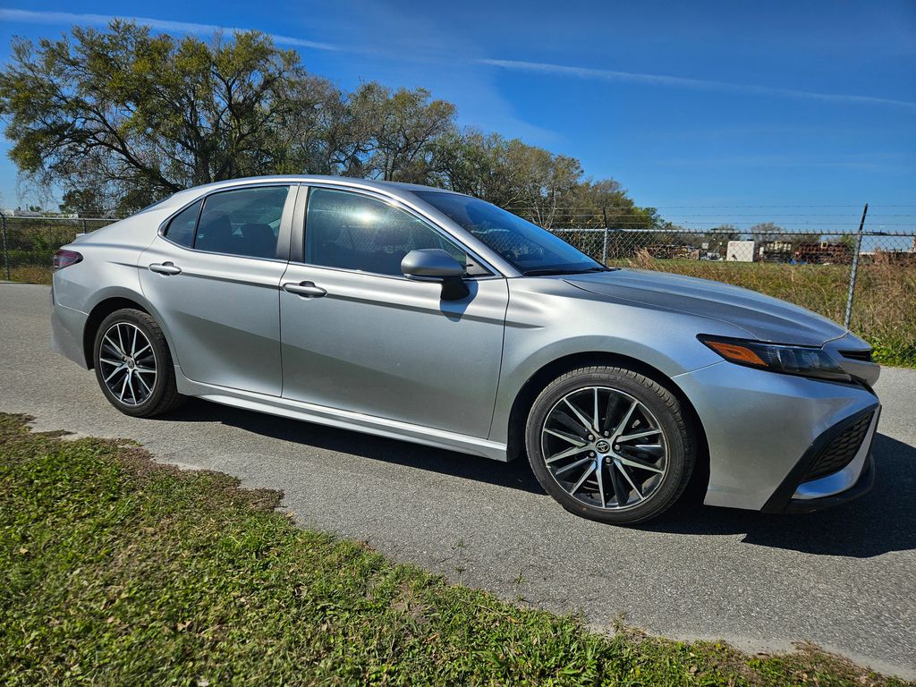 2022 Toyota Camry SE 7