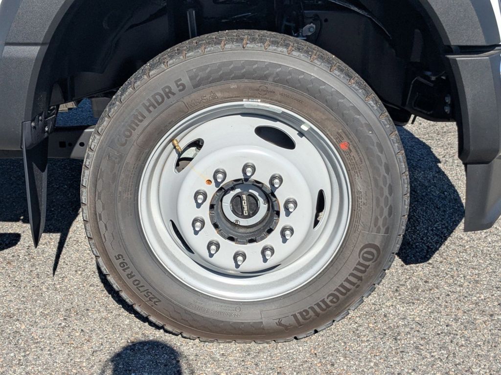 2025 Ford F-550 Chassis XL