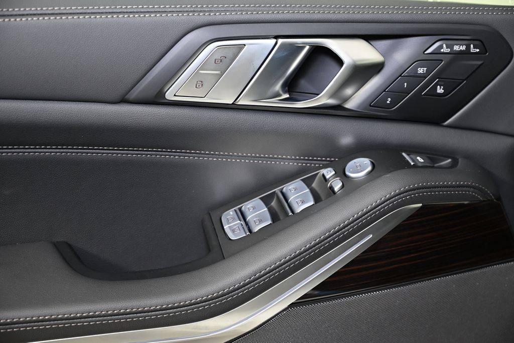 Thumbnail: 2026 BMW X7 - 22