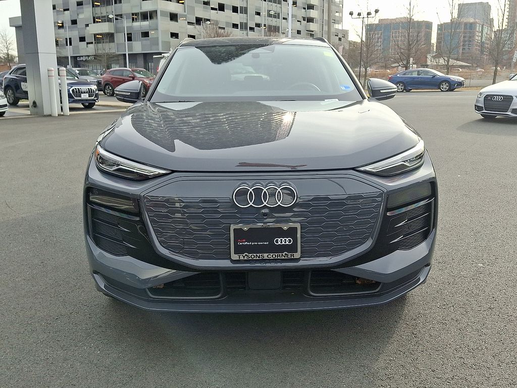 Thumbnail: 2025 Audi Q6 e-tron - 2