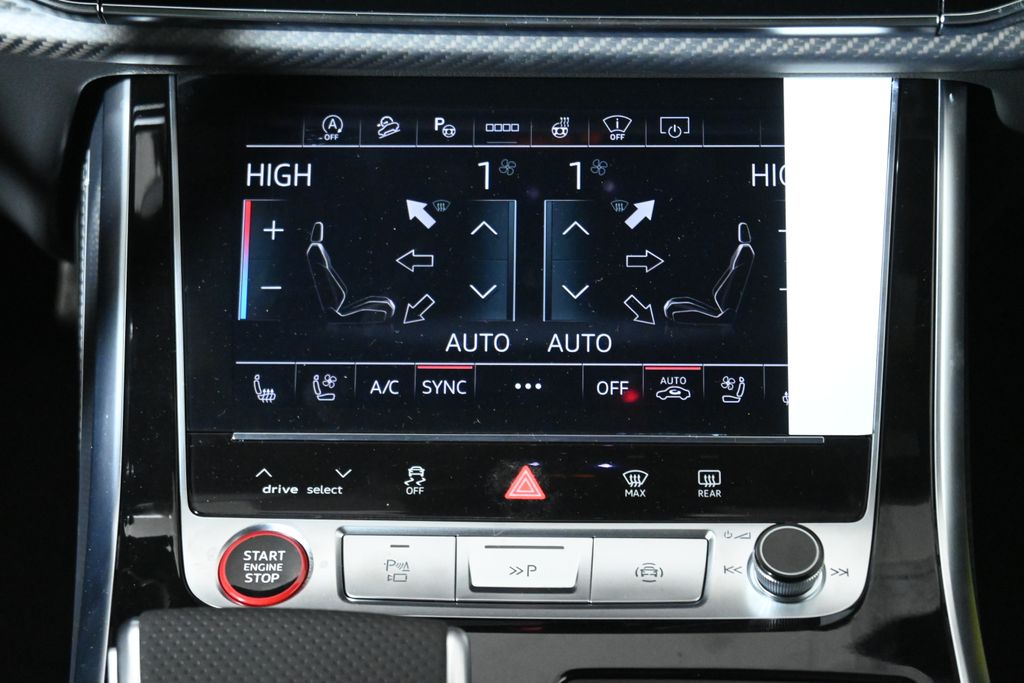 Thumbnail: 2026 Audi RS Q8 - 16