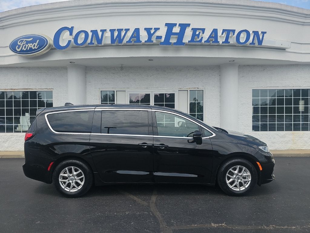 Diamond Black Crystal Pearlcoat 2025 Chrysler Pacifica Minivan Front-Wheel Drive 9-Speed Automatic