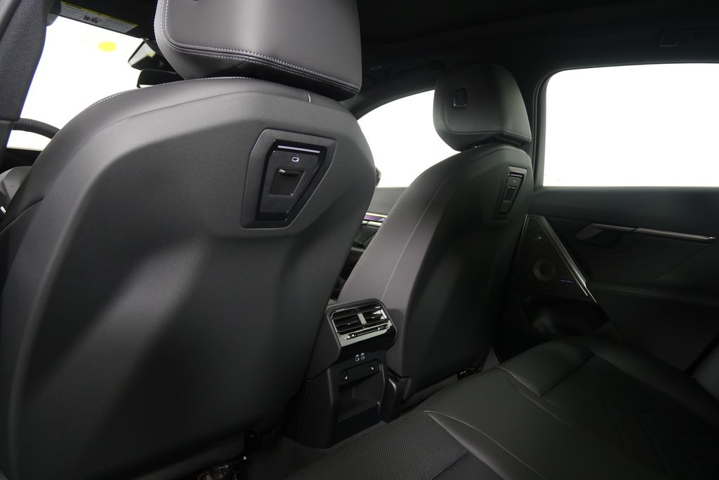 Thumbnail: 2026 BMW 5 Series - 17