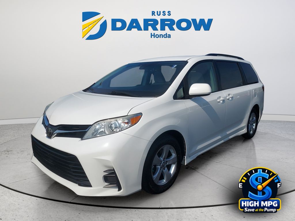 2018 Toyota Sienna LE 7-Passenger FWD with Auto-Access Seat