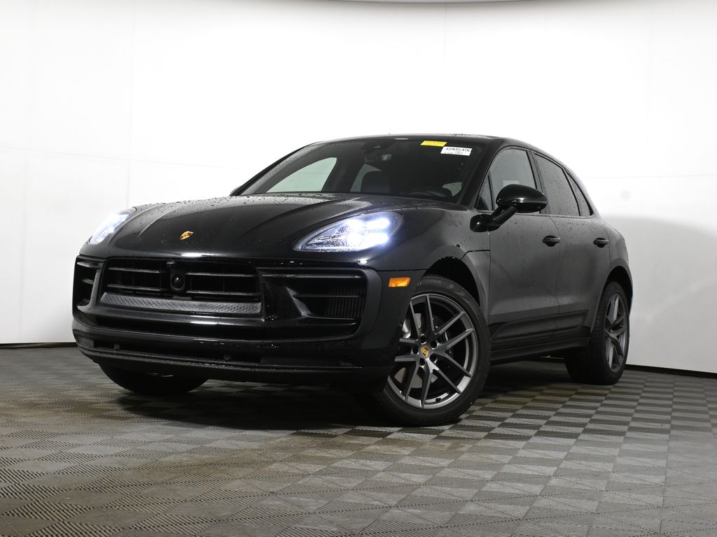 Thumbnail: 2025 Porsche Macan - 1