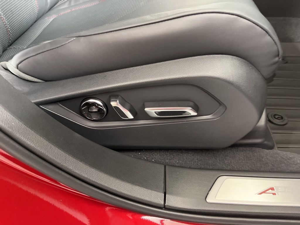 Thumbnail: 2026 Acura RDX - 8