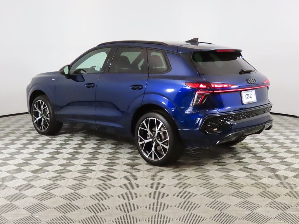 Thumbnail: 2026 Audi Q3 - 3