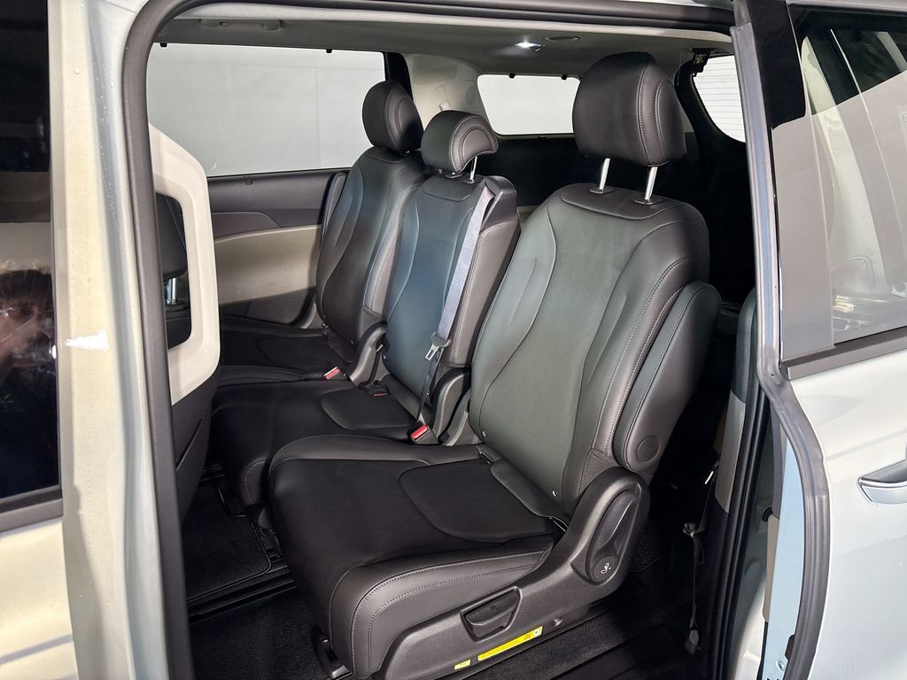 2027 Kia Carnival Hybrid SX