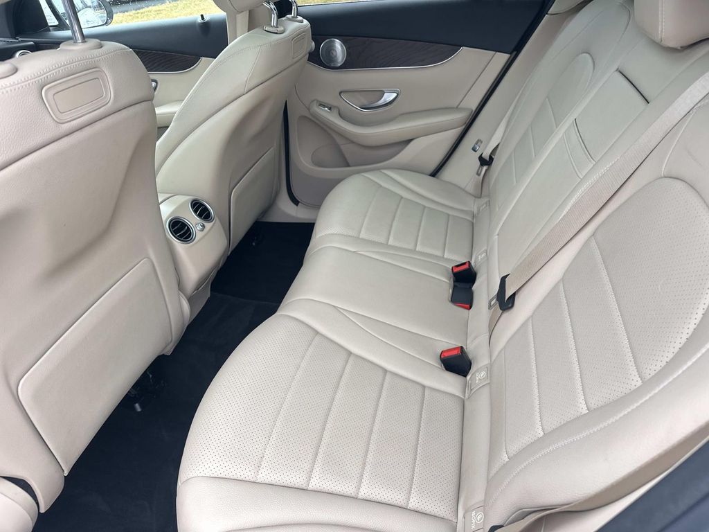 Thumbnail: 2018 Mercedes-Benz GLC - 26