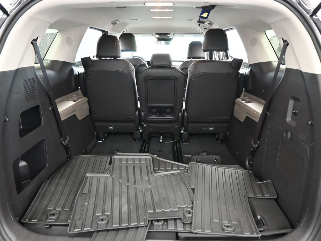 Used 2025 Aurora Black Pearl Kia LXS image 35