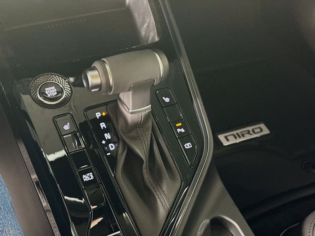 2025 Kia Niro EX
