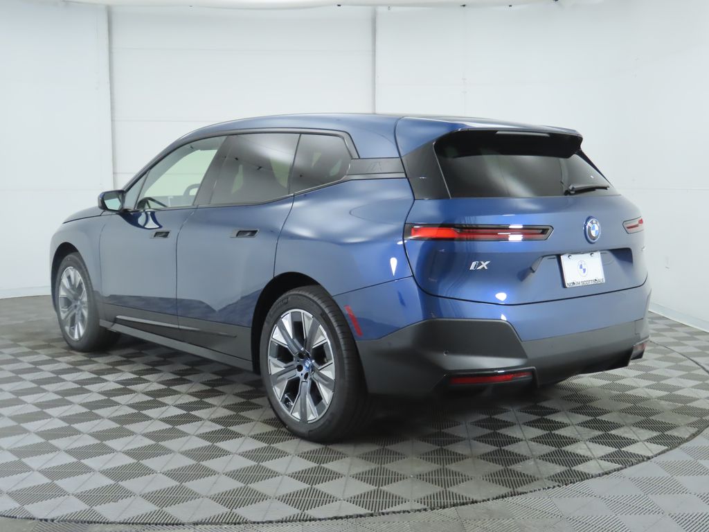 2025 BMW iX xDrive50 7