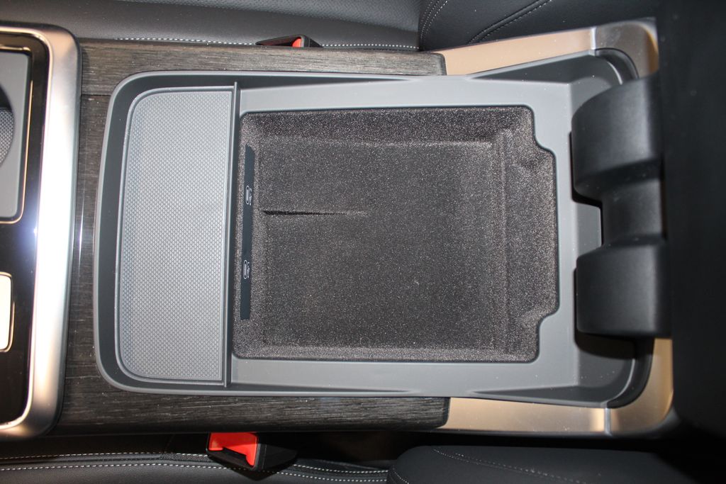 Thumbnail: 2026 Audi Q7 - 16