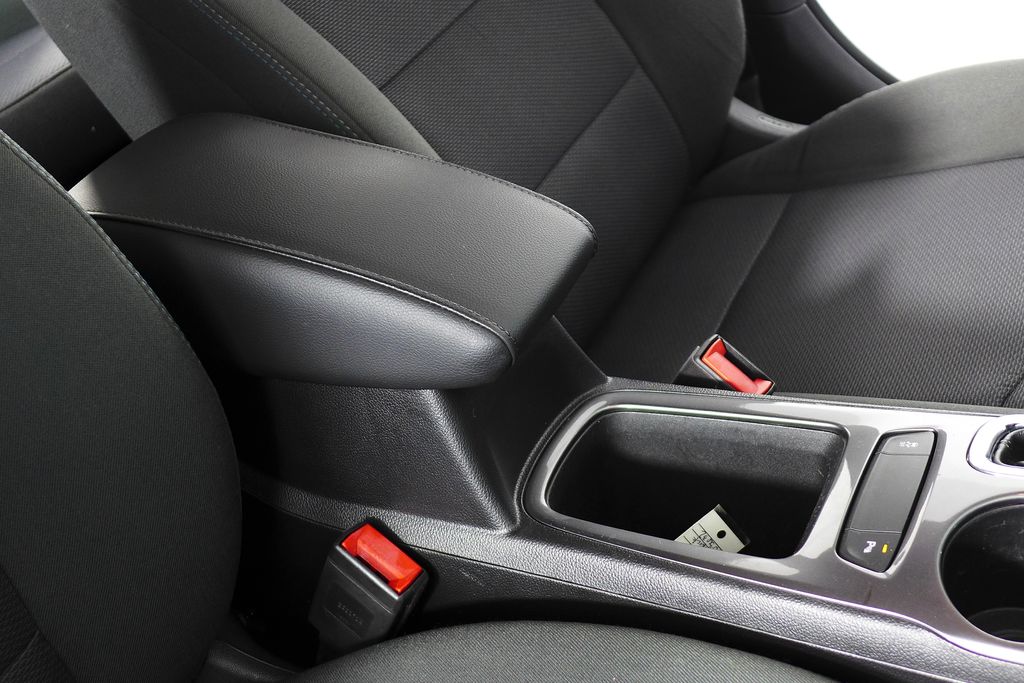 Thumbnail: 2018 Chevrolet Cruze - 16