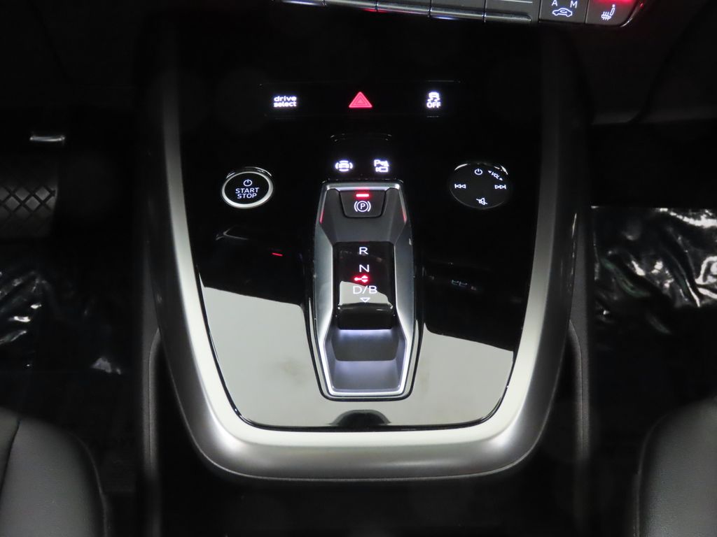 Thumbnail: 2023 Audi Q4 e-tron - 23