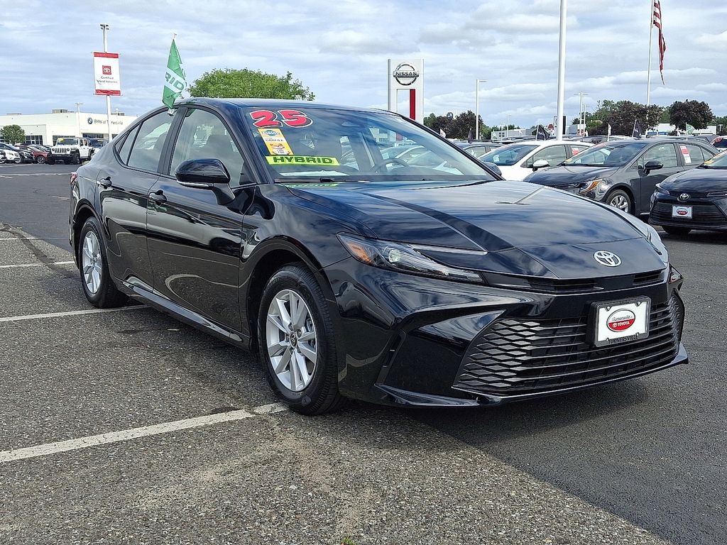 Thumbnail: 2025 Toyota Camry - 3