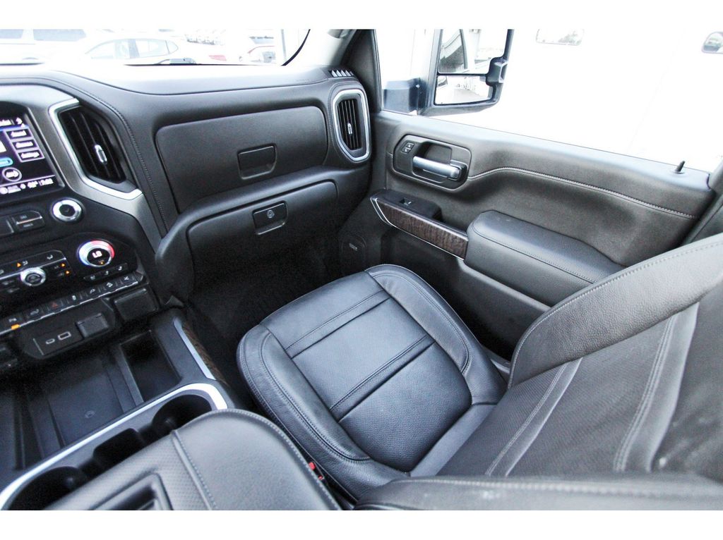2022 GMC Sierra 2500HD Denali White at EAG Ford Navasota