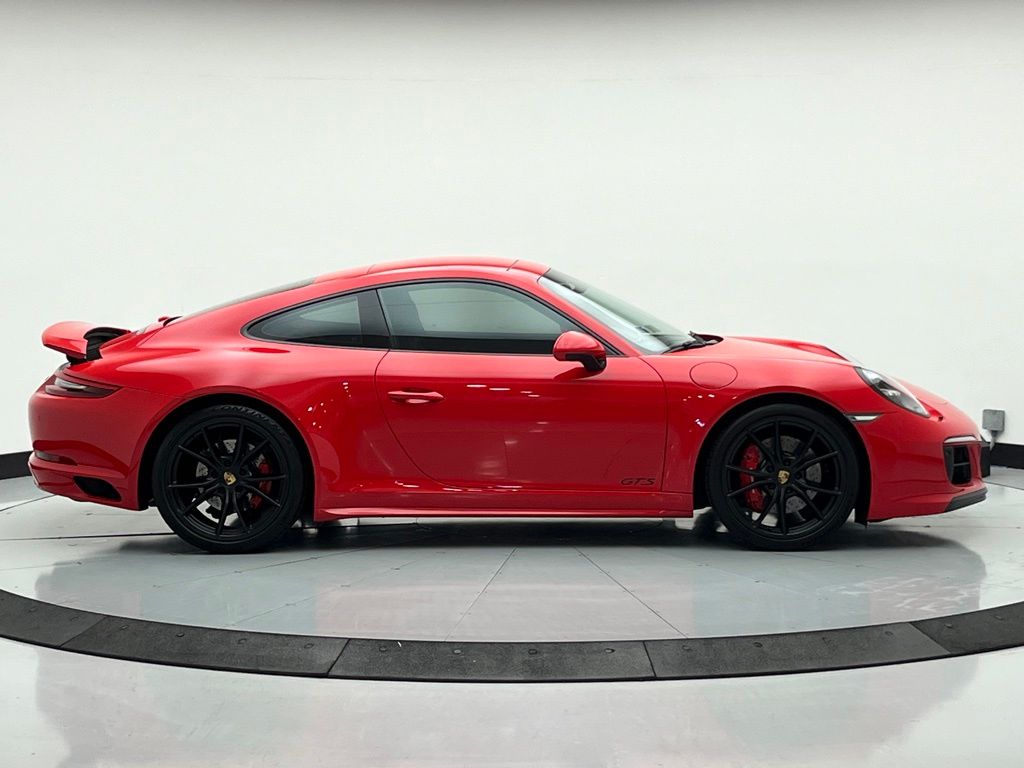 Thumbnail: 2018 Porsche 911 - 6