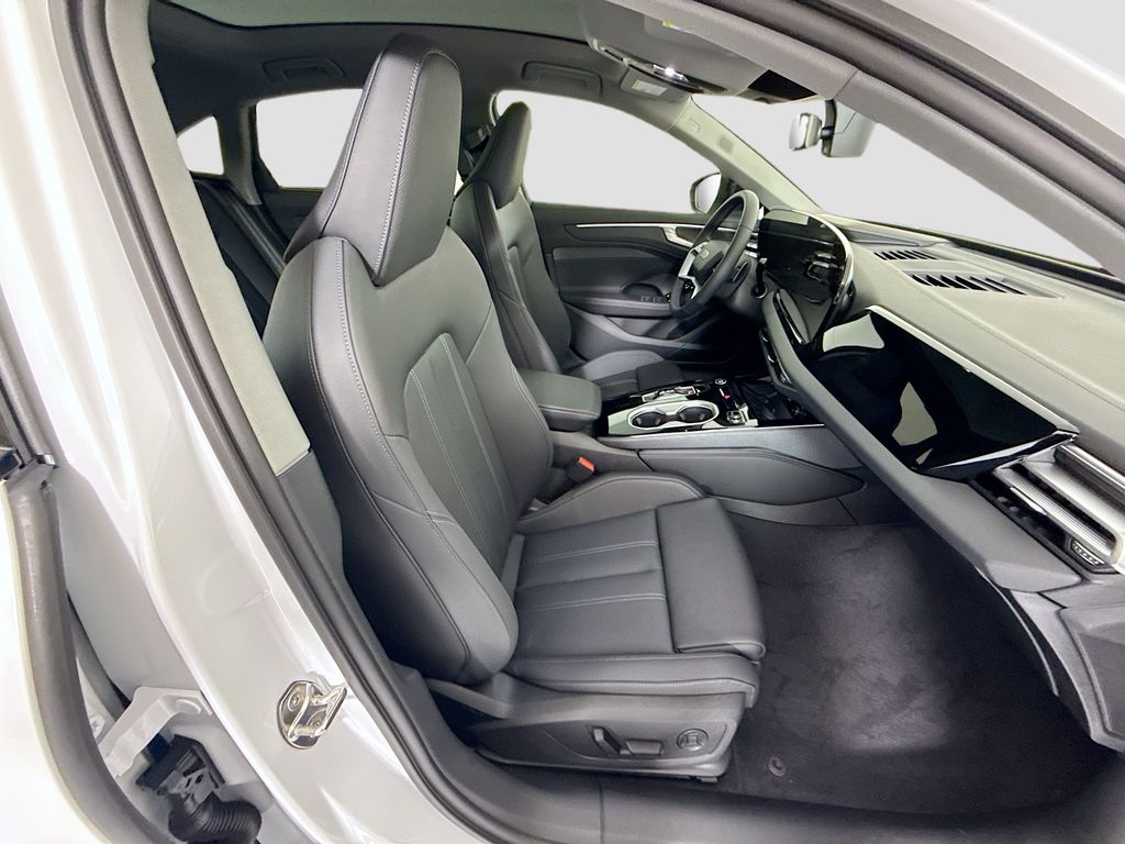 Thumbnail: 2026 Audi A6 - 22