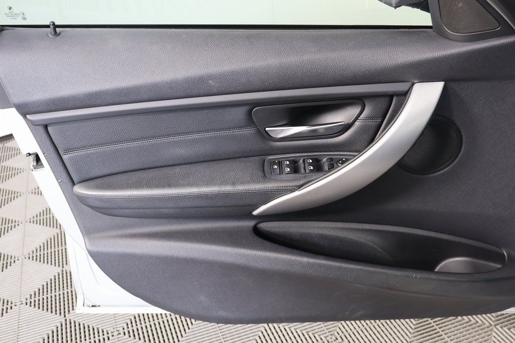 Thumbnail: 2013 BMW 3 Series - 12