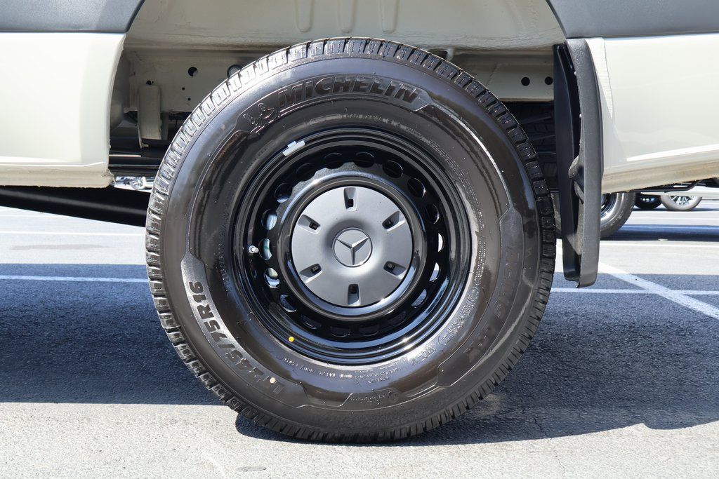 Thumbnail: 2025 Mercedes-Benz Sprinter - 10