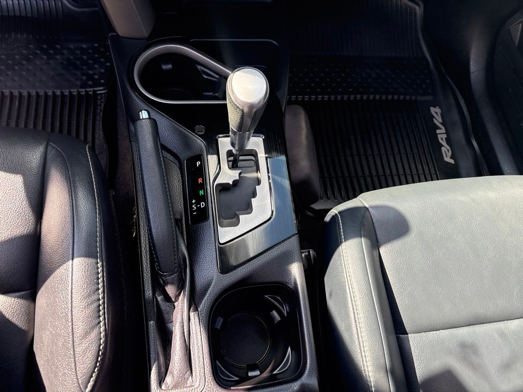 Thumbnail: 2016 Toyota RAV4 - 16