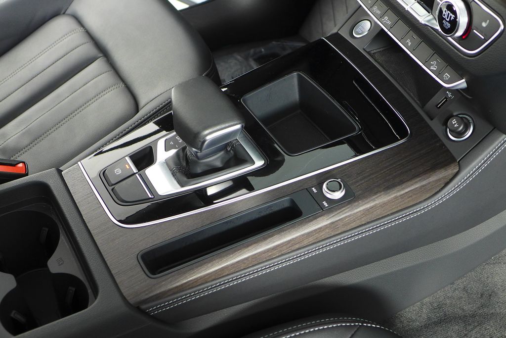 Thumbnail: 2023 Audi Q5 - 15