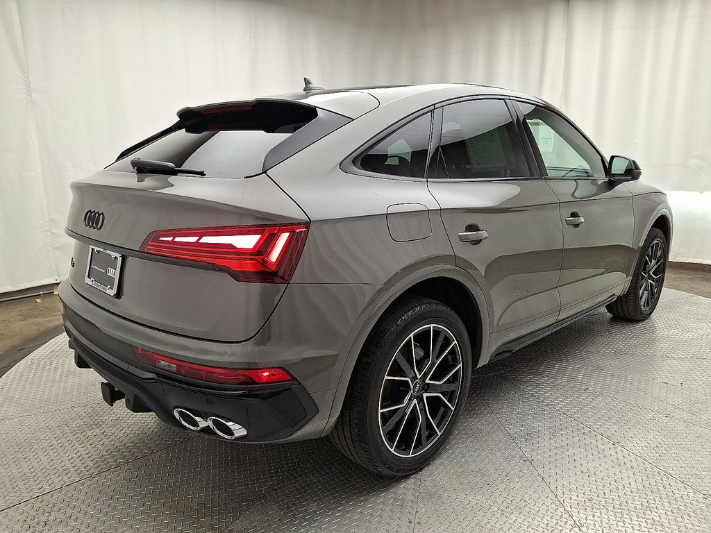 Thumbnail: 2023 Audi SQ5 - 4