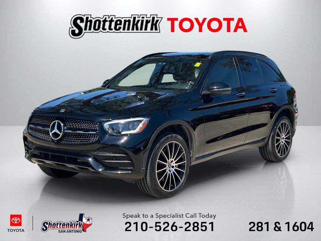 2022 Mercedes-Benz GLC GLC 300's photo