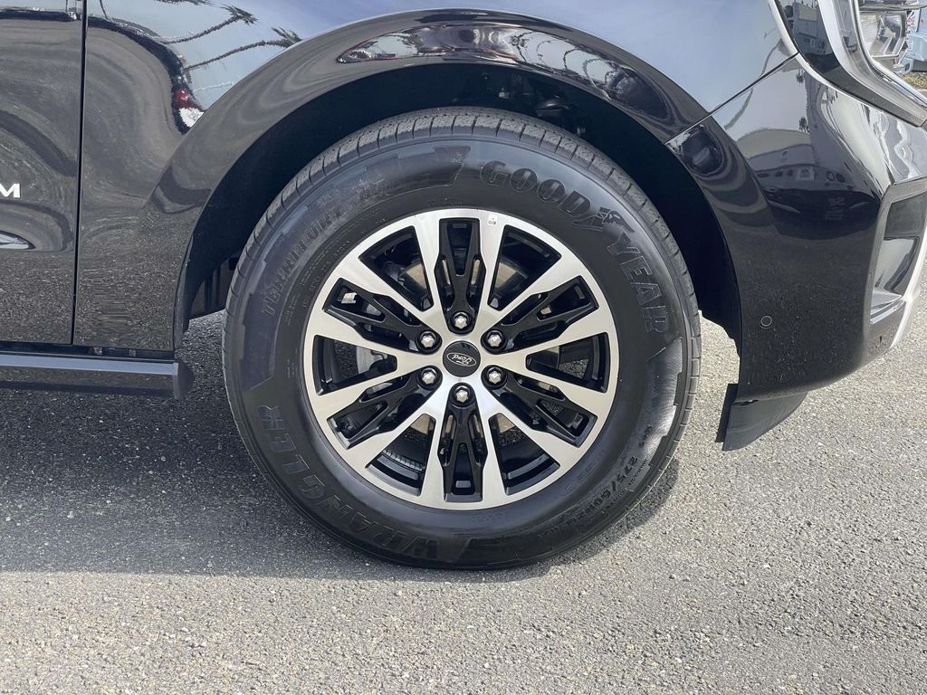 Used 2025 Ford Expedition Platinum 4D Sport Utility