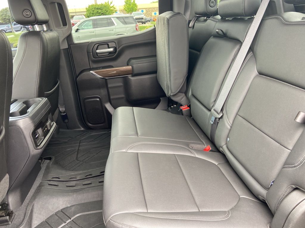 2019 Chevrolet Silverado 1500  18