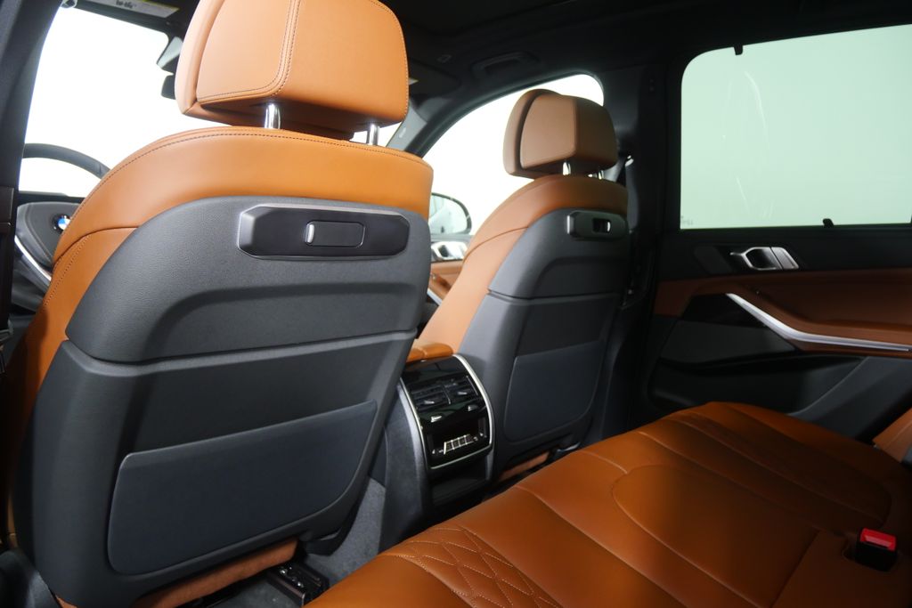 Thumbnail: 2026 BMW X5 - 17