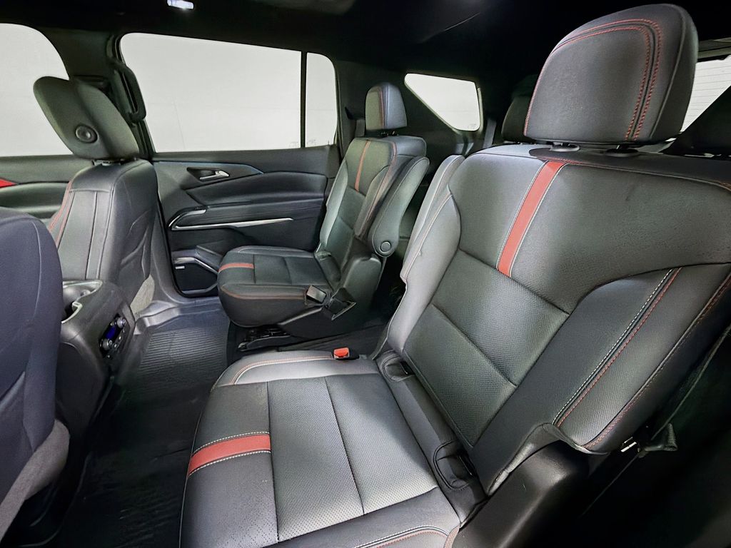 Used 2024 Chevrolet Traverse SUV