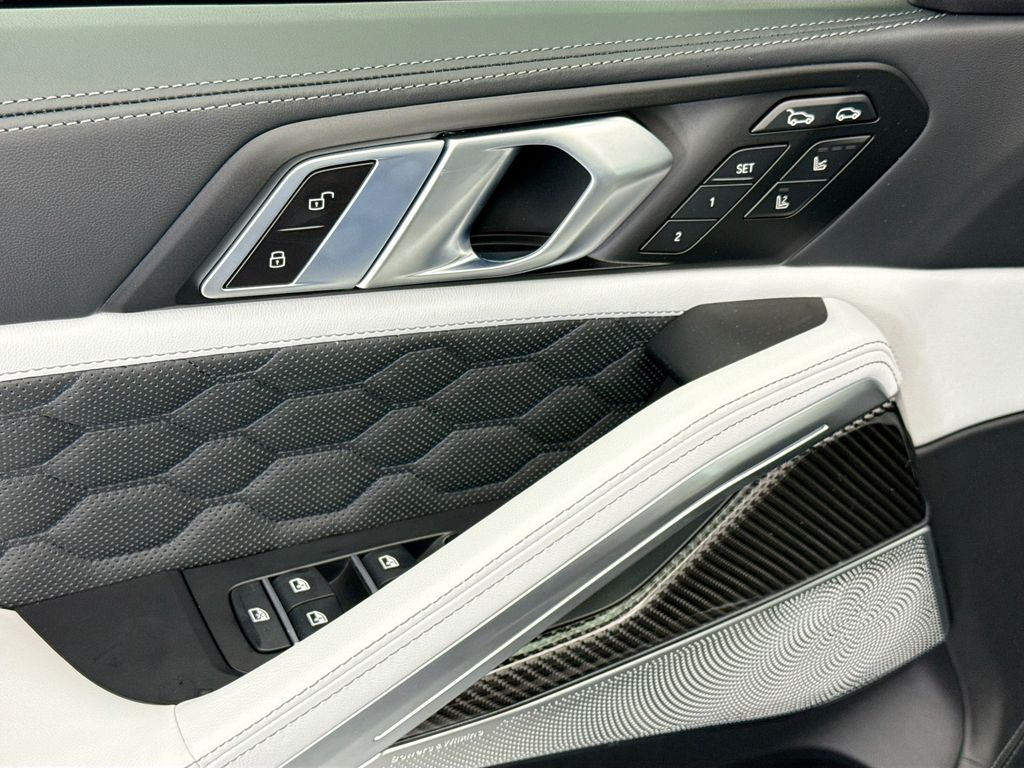 Thumbnail: 2027 BMW X6 - 22