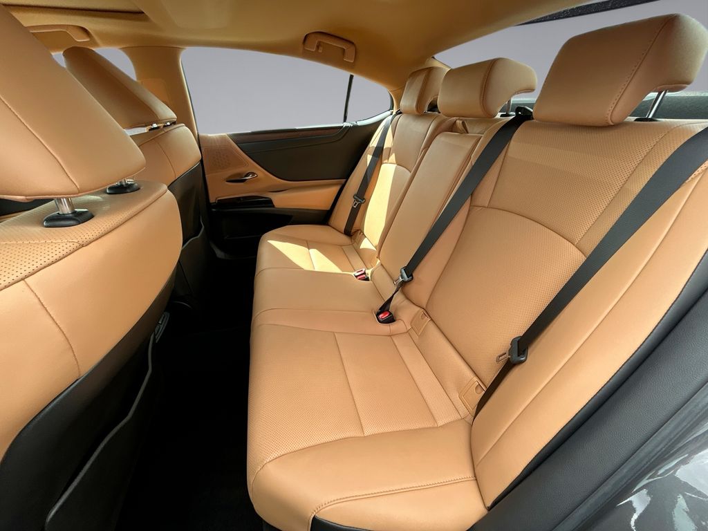 Thumbnail: 2025 Lexus ES - 15