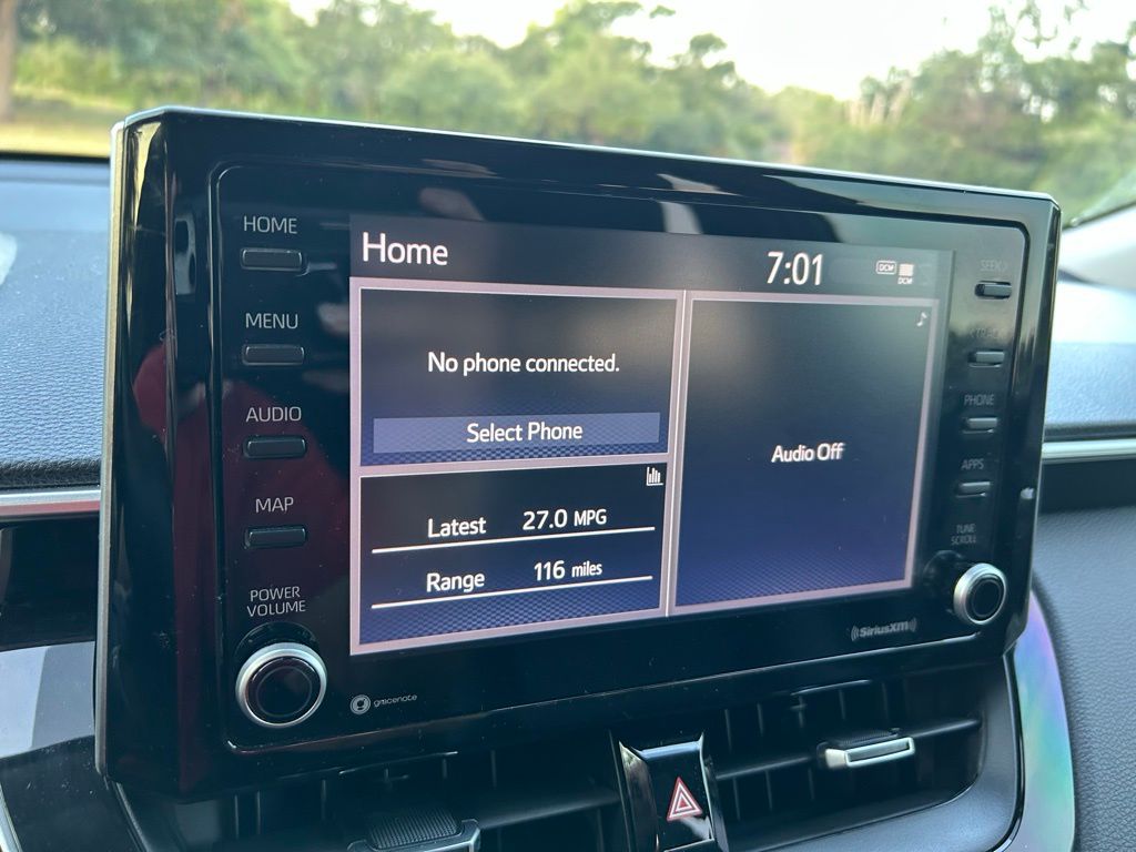 2022 Toyota Corolla Cross XLE 24