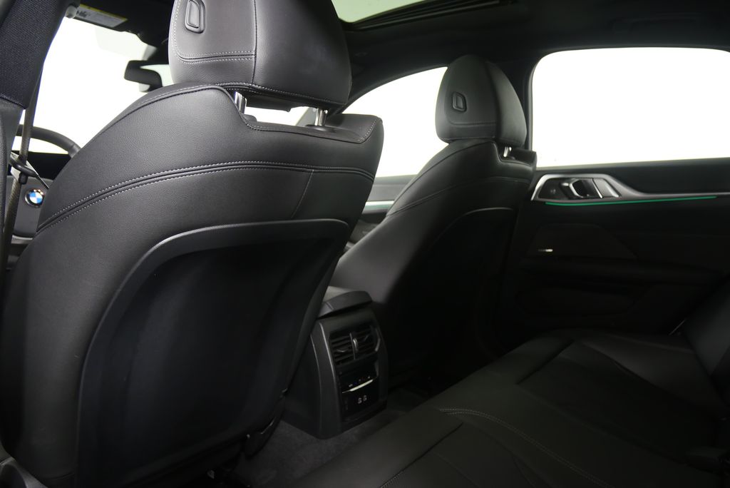 Thumbnail: 2025 BMW 4 Series - 19