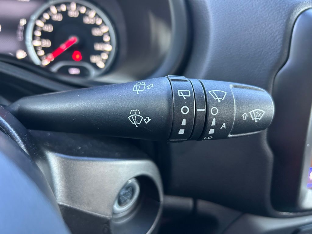 Thumbnail: 2023 Jeep Renegade - 20