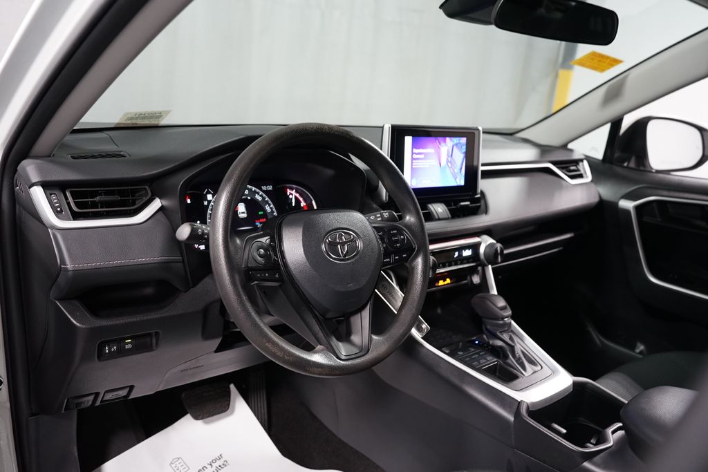 Thumbnail: 2024 Toyota RAV4 - 11