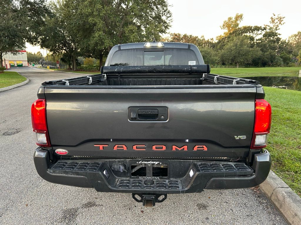 Thumbnail: 2022 Toyota Tacoma - 4